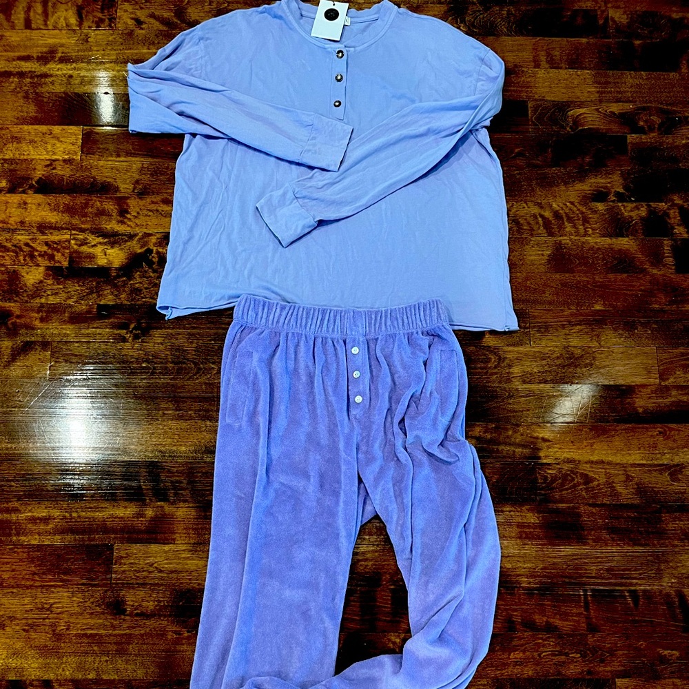 Donni loungewear purple great condition size small -cotton top and terry bottoms